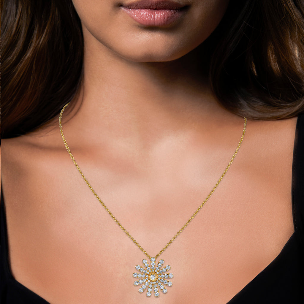 deBoulle Collection Daisy Petite Necklace in Yellow Gold