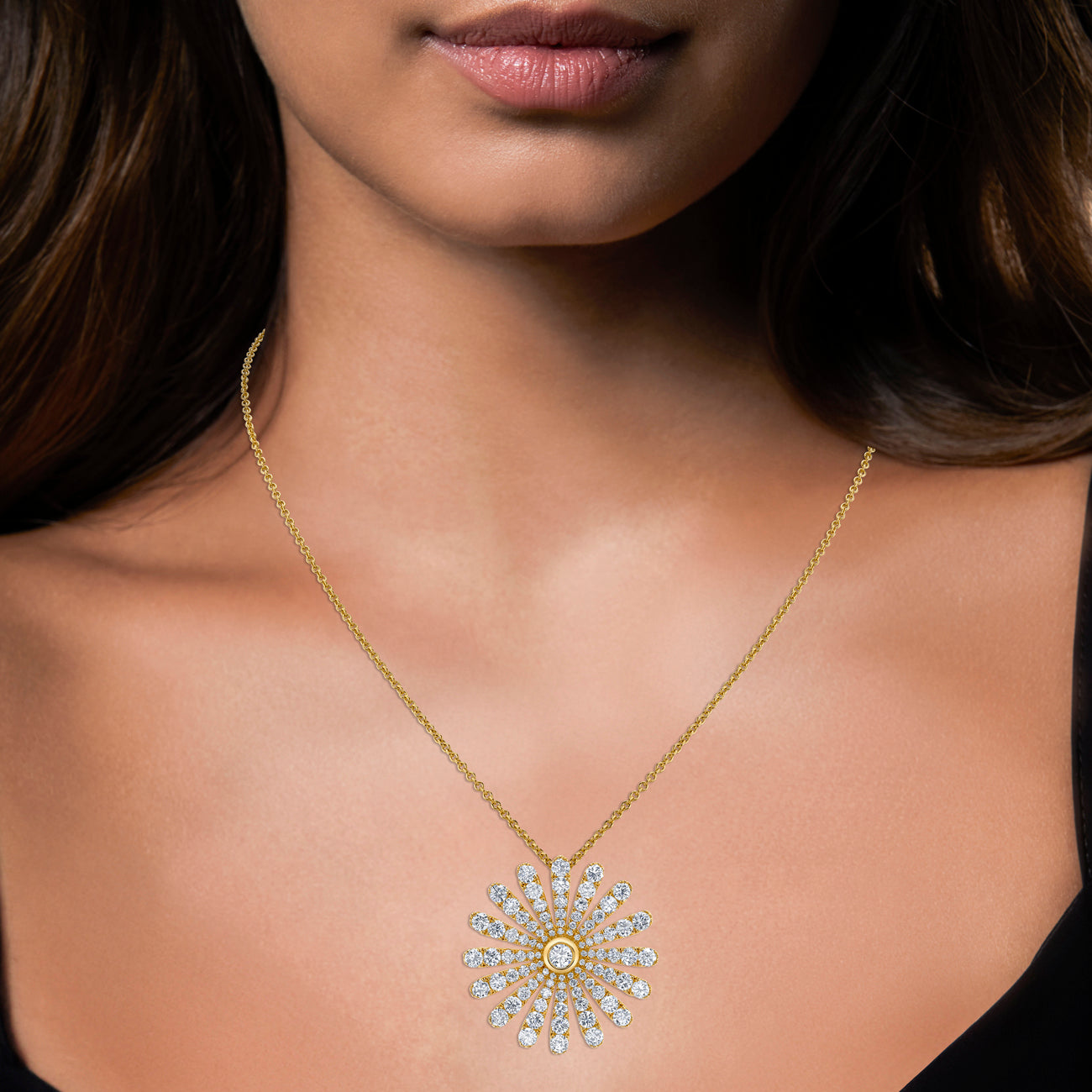 Daisy Necklace in Yellow Gold