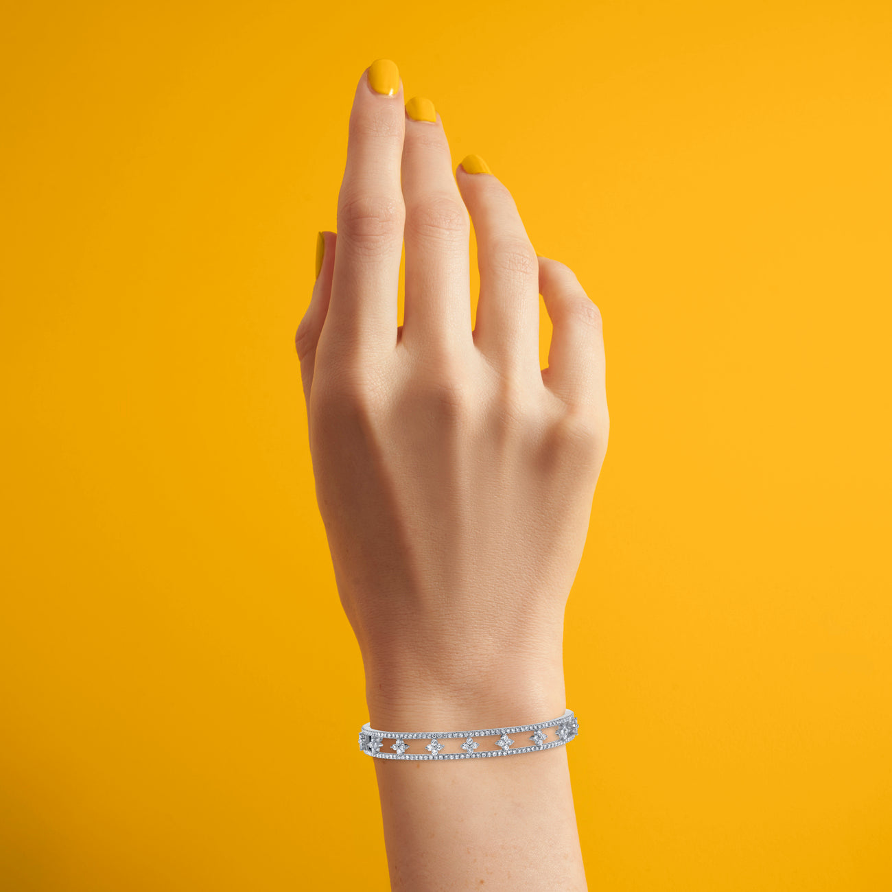 Fleur de Lis Bangle in White Gold