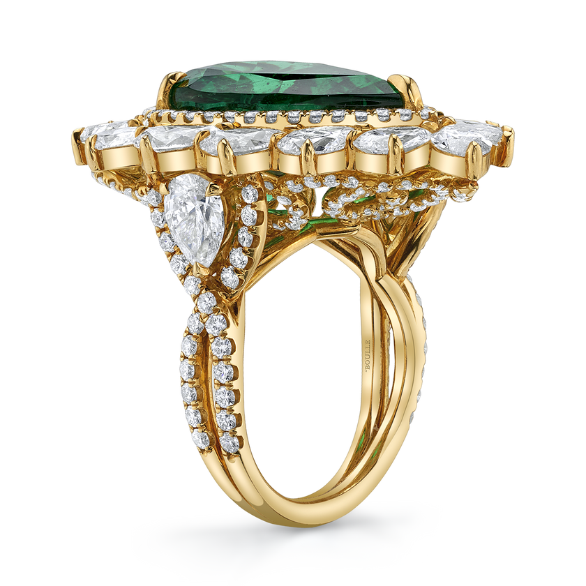 deBoulle High Jewelry Collection Zambian Emerald Elegance Ring