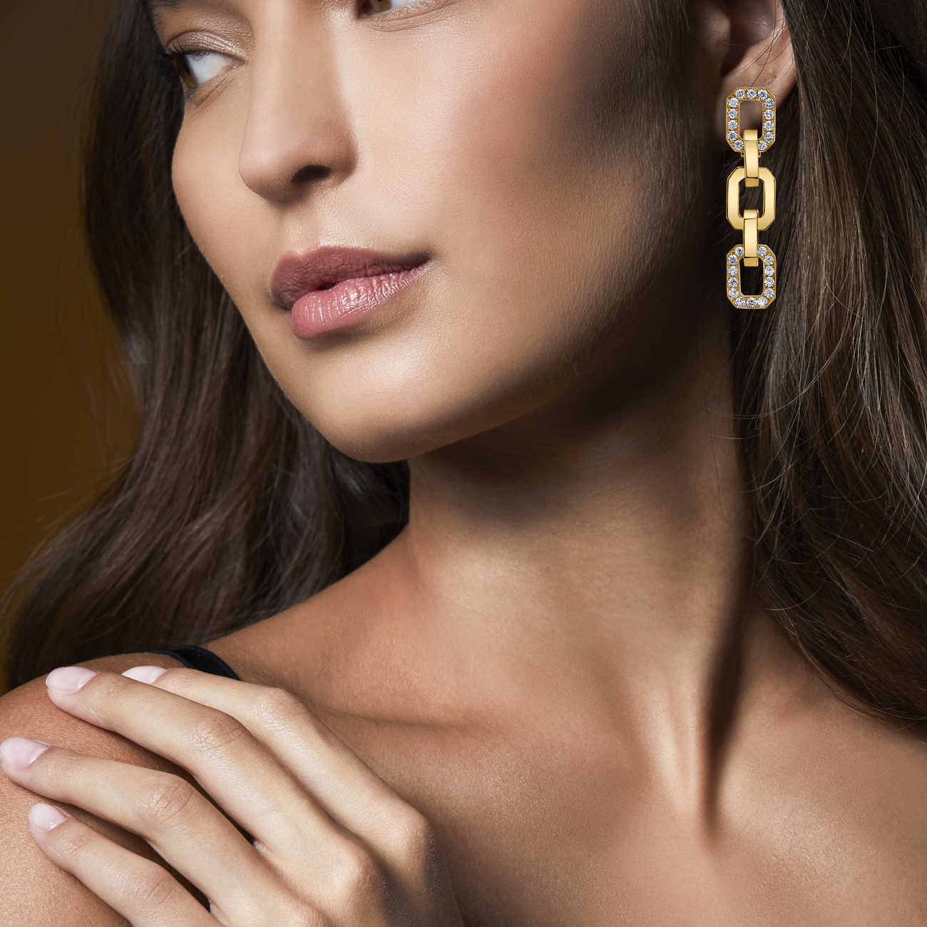 deBoulle Collection Linkedin Earrings in Yellow Gold