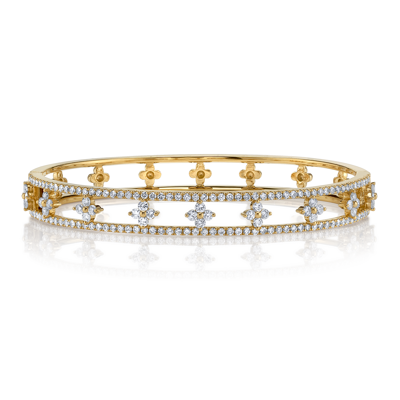 deBoulle Collection Fleur de Lis Openwork Bangle in Yellow Gold