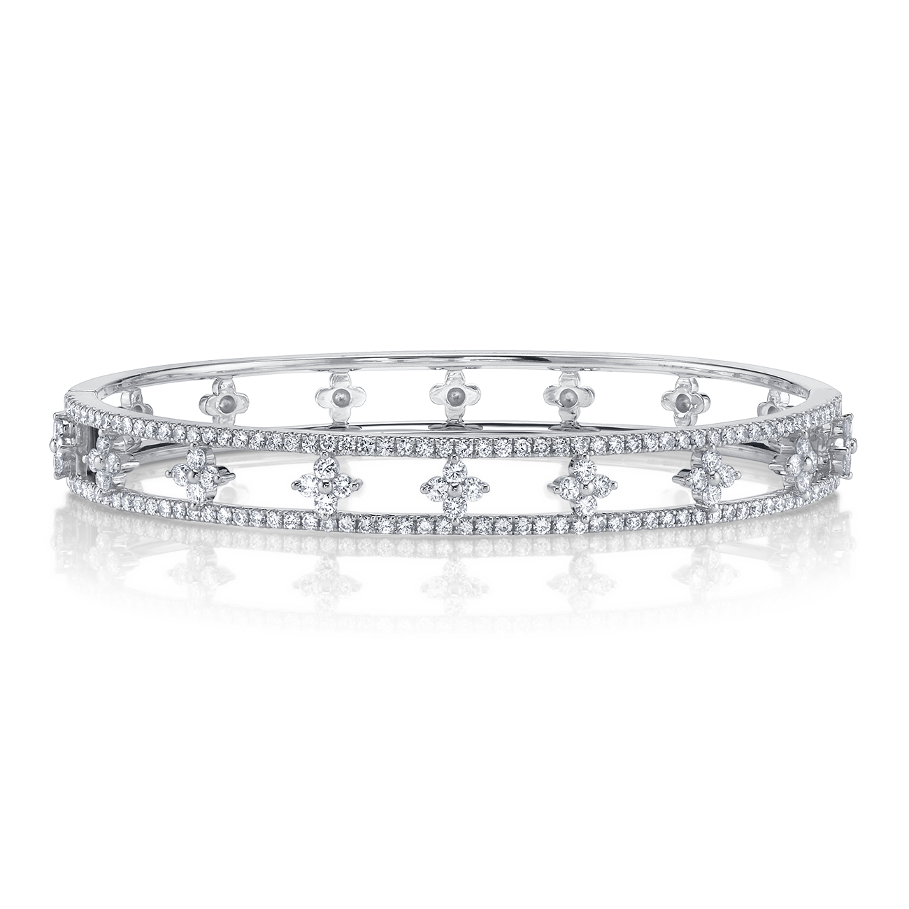 deBoulle Collection Fleur de Lis Openwork Bangle in White Gold