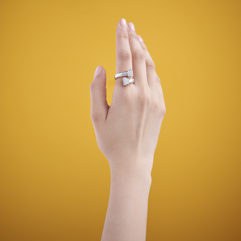 deBoulle Collection Signataire Open Bypass Ring White Gold