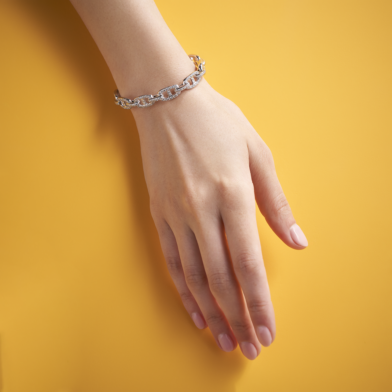 Chain Link Bangle in White Gold