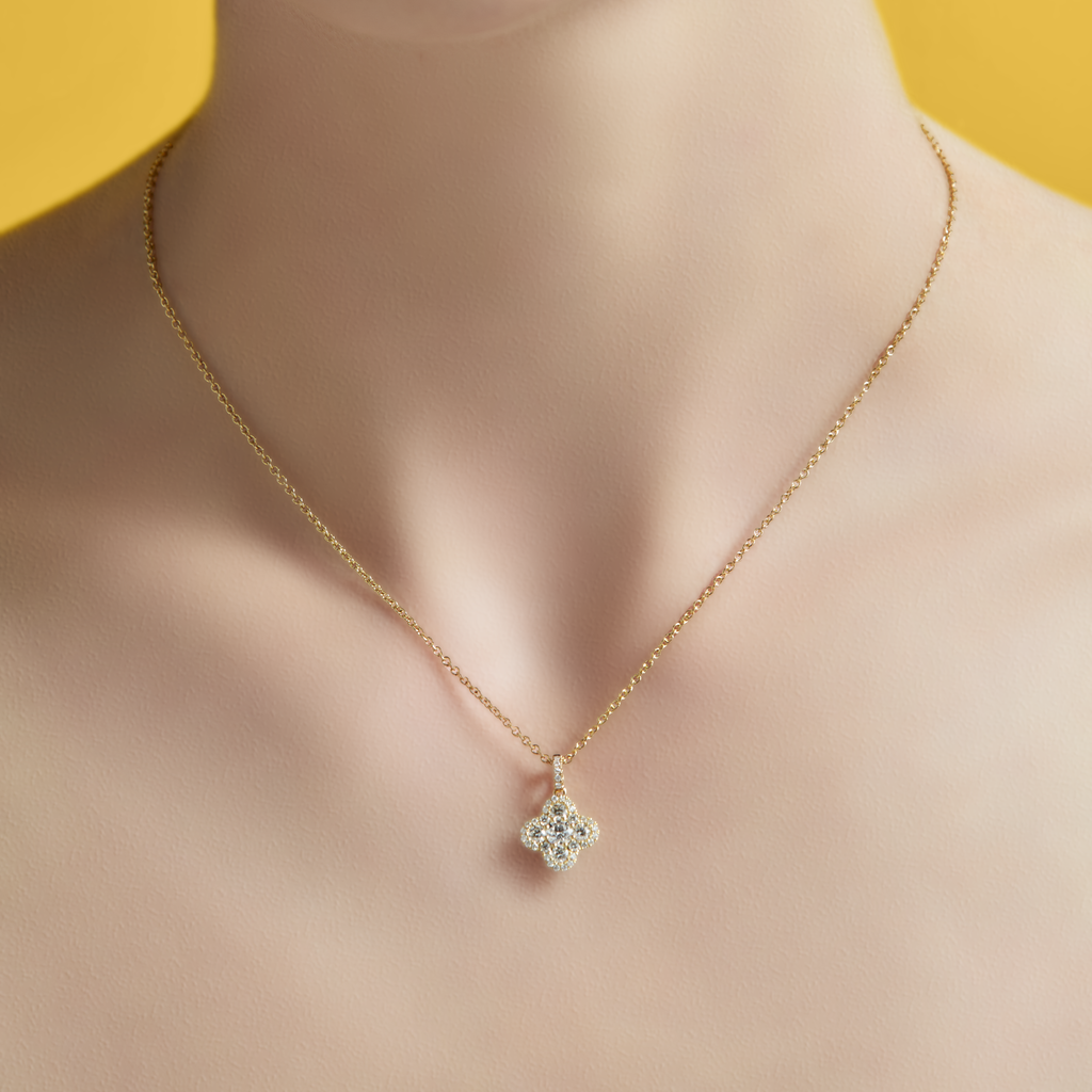 deBoulle Collection Clover Pendant in Yellow Gold