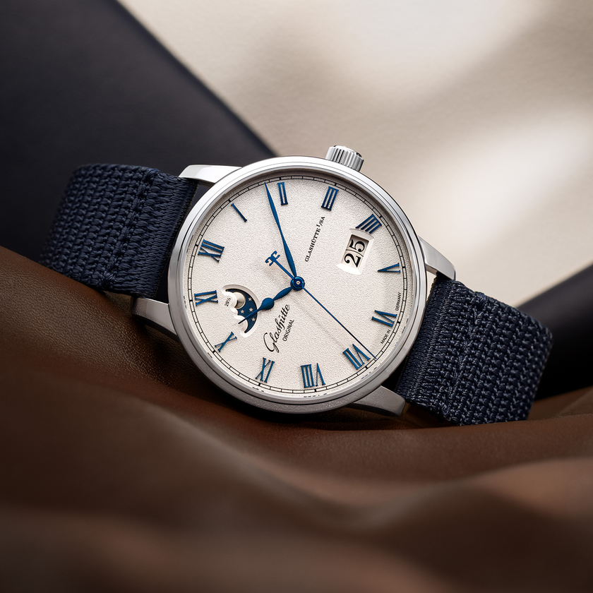 Glashütte Senator Excellence Panorama Date Moon Phase 1-36-24-05-02-64