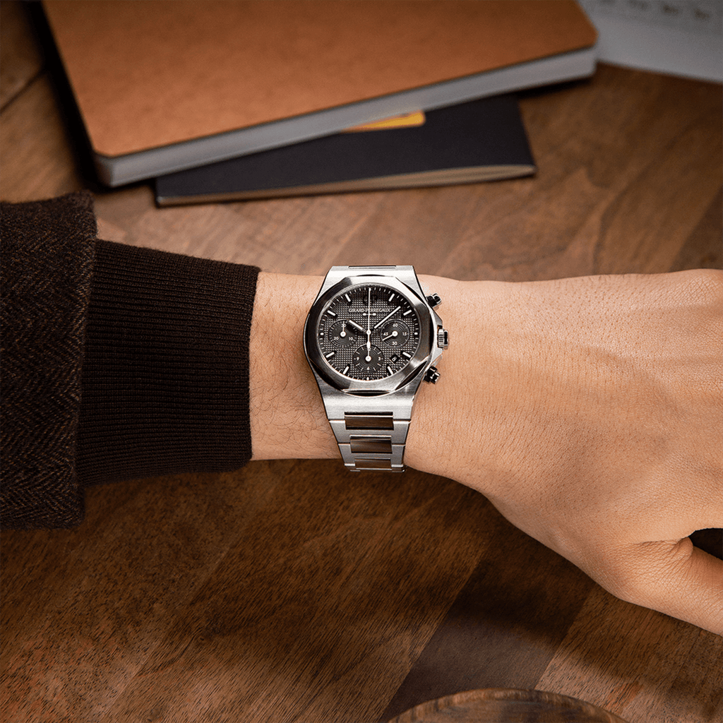 Girard-Perregaux Laureato Chronograph Ti49 81020-21-3263-1CM