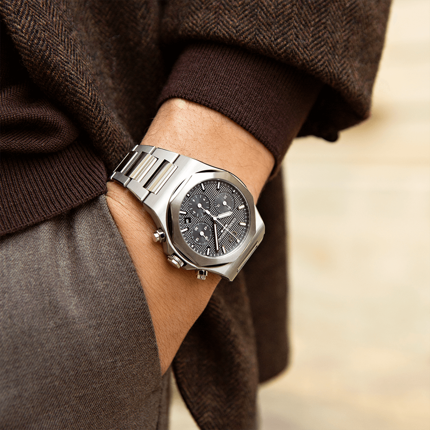 Girard-Perregaux Laureato Chronograph Ti49 81020-21-3263-1CM