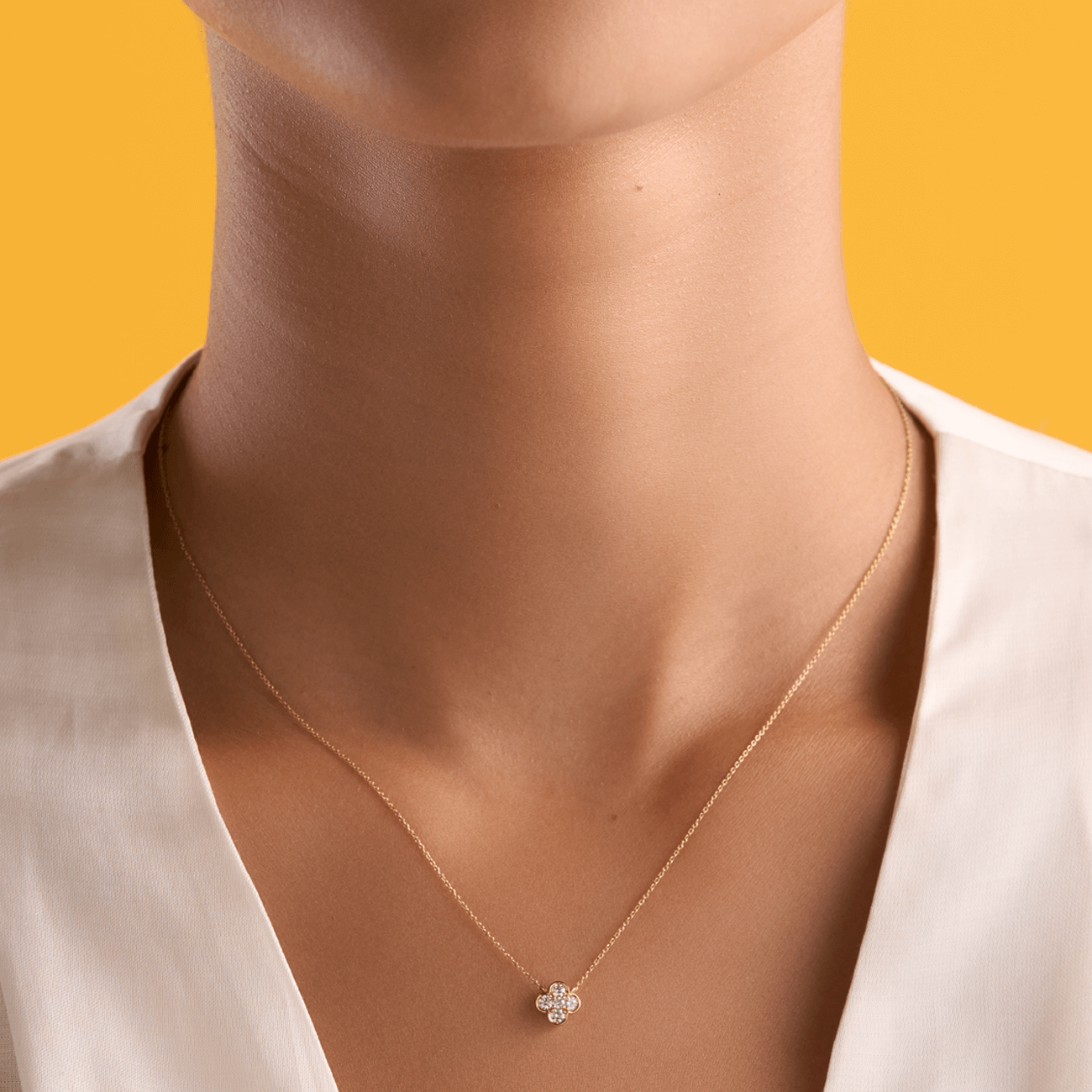 deBoulle Collection Clover Pendant with Diamonds in Yellow Gold