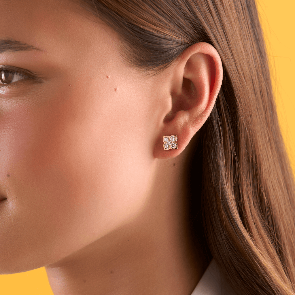 deBoulle Collection Pointed Clover Earrings in Yellow Gold