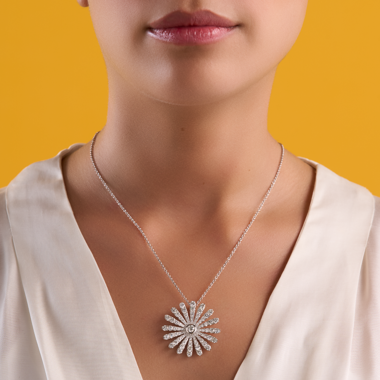 deBoulle Collection Daisy Necklace in White Gold