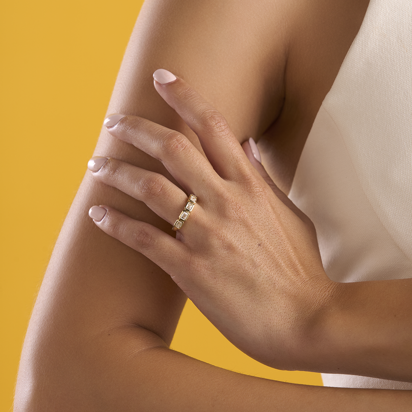 deBoulle Collection Classic Five Diamond Emerald Ring