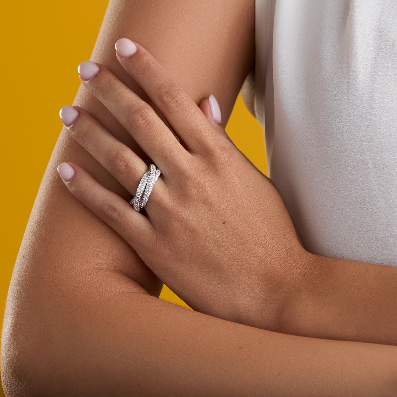 deBoulle Collection Diamond Interlocked Band